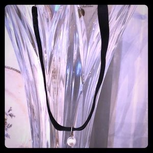 Faux Pearl and velvet choker